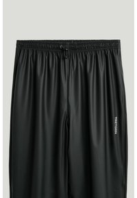 Sorte vandtætte shorts med snøre og elastisk linning samt hvidt "Tretorn" logo på højre lår mod en ensfarvet baggrund.