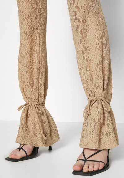 ROKH TIE HEM TROUSERS - Παντελόνι - caramel