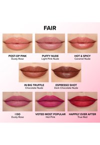 Lippenstift-Farben in sechs Paaren präsentiert, die unterschiedliche Texturen aufweisen: matt und cremig. Die Farben umfassen Staubiges Rosa, Helles Pink-Nude, Karamell-Nude und Echtes Rot.