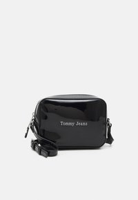 Tommy Jeans MUST CAMERA BAG PATENT Cross body bag black