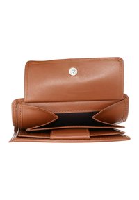 Portefeuille en cuir marron ouvert, montrant plusieurs compartiments et emplacements pour cartes, sécurisé par une fermeture à bouton pression.