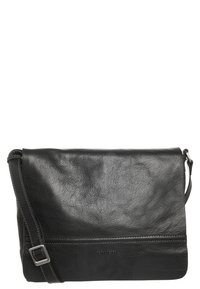 Schwarze Leder-Crossbody-Tasche mit strukturierten Oberflächen, verstellbarem Tragegurt und einem einfachen Klappenverschluss. Minimalistisches Design mit Steppnähten.