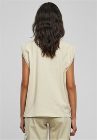 Urban Classics T-shirts - softseagrass