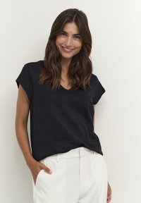 Culture - CUBIANA - Basic T-shirt - black Thumbnail Image 1