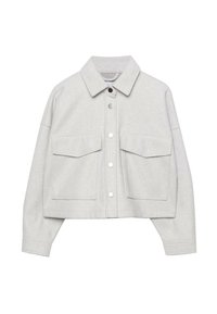 Jasnoszara krótka kurtka wykonana z miękkiego materiału, z szpiczastym kołnierzem, przednimi guzikami i dwoma dużymi kieszeniami na piersi.