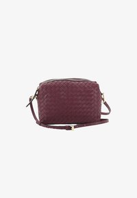 Unselected, bordeaux