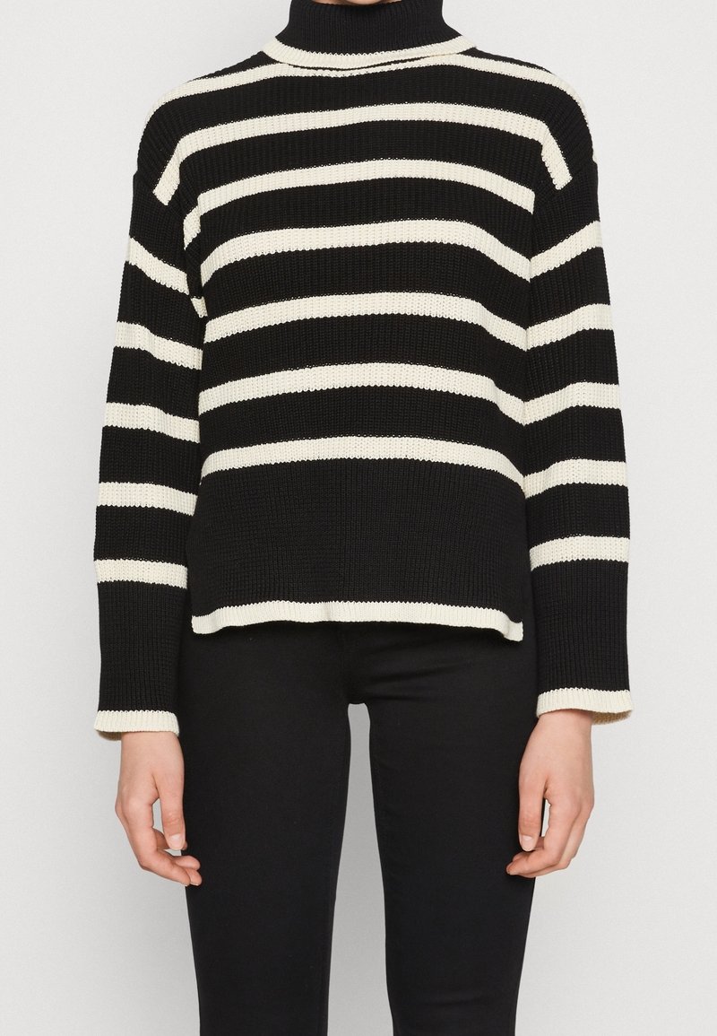 Pieces Sweter