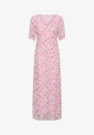 Robe midi fleurie rose avec décolleté en V, manches courtes bouffantes et détails froncés à la taille sur fond blanc.