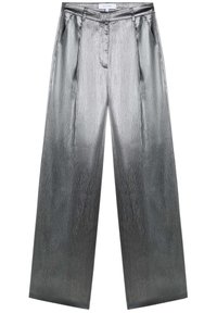 Metallic sølv brede bukser med en tekstureret overflade, prydet med plisseringer og et glat stof. Liv med bæltestropper, designet til en afslappet pasform.