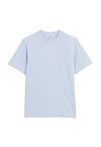 Maglietta in cotone azzurro chiaro con maniche corte, colletto a girocollo e un piccolo logo ricamato sul petto. Tessuto morbido, vestibilità regolare.