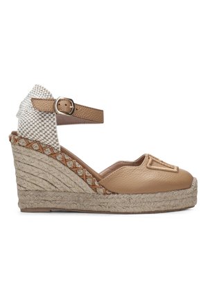 SOFIA5  - Plateaupumps - desert