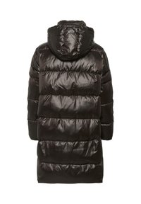 Sort pufferjakke med hætte, der har en glansfuld finish, horisontal quiltet design og en mellemlang længde. Glat tekstur og afslappet pasform.
