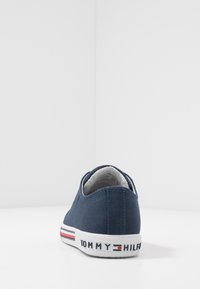 Tommy Hilfiger Sneakersy niskie