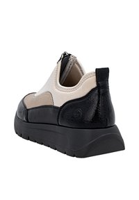 Remonte Slip-ons - beige