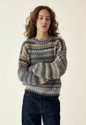 GIO  - Svetrík - light grey mix