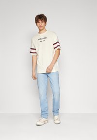 Tommy Jeans RYAN REGULAR STRAIGHT - Jeans straight leg - denim light