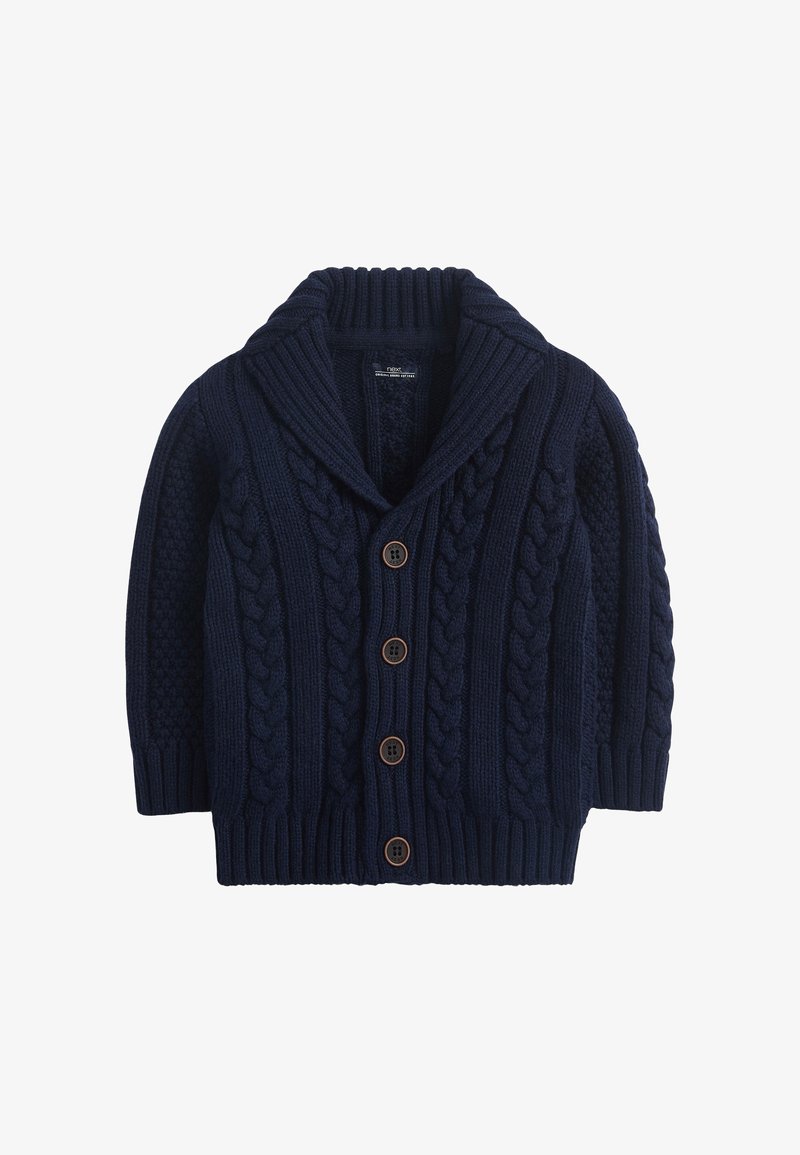 Cardigan en maille bleu marine avec motifs torsadés, col châle, manches longues, poignets côtelés et quatre boutons marron sur le devant.