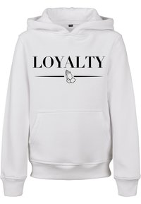 Vit huvtröja med ordet "LOYALTY" i fet svart text och en grafisk bild av händer som hålls ihop, med en ficka fram och ribbade mudd armar.