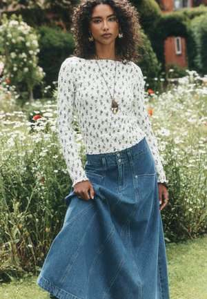 Next, NATIONAL TRUST X SHIRRED MESH LONG SLEEVE BUTTON THROUGH TOP - Blouse - ecru floral