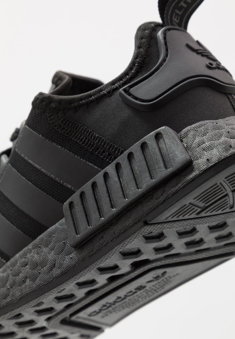 vest sindsyg lort adidas Originals NMD R1 - Trainers - core black/black - Zalando.co.uk