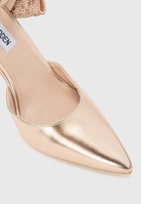 Steve Madden DEVILLE - Korolliset avokkaat - gold-coloured
