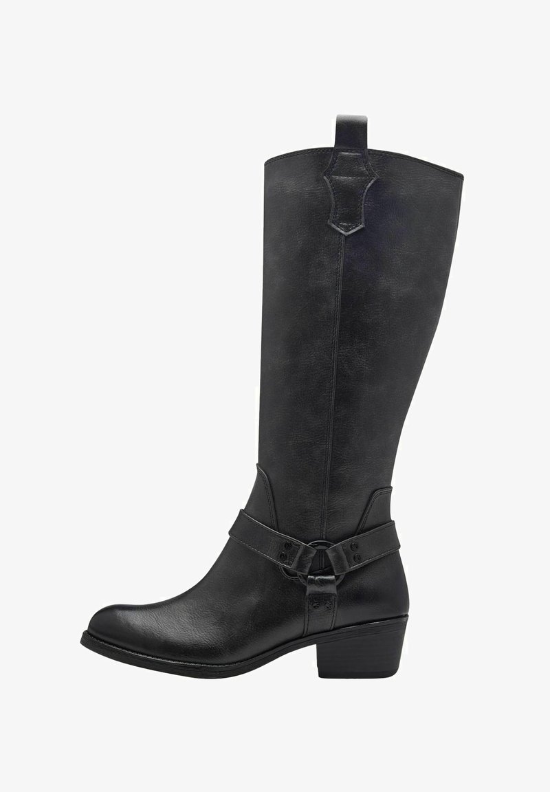 Botte noire en cuir, haute jusqu'au genou, avec un bout arrondi, un talon bloc, une sangle décorative à boucle et une finition texturée sur le dessus.