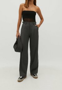Stradivarius Broek - dark grey