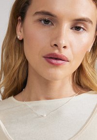 ALAYAH NECKLACE & STUD EARRINGS SET - Örhänge - silver-coloured