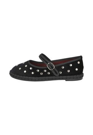 Zapato plano negro tipo Mary Jane, con tachuelas plateadas, tira con hebilla y suela texturizada.
