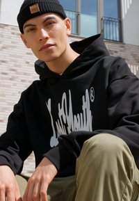 Lost Youth - CLASSIC V2 - Hoodie - black Miniatuurafbeelding 1