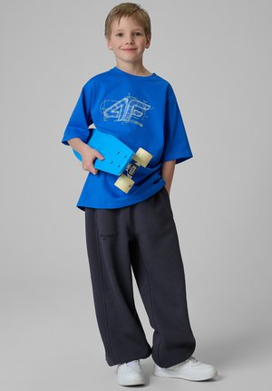 4F, 4F T-SHIRT LOOSE Z NADRUKIEM CHŁOPIĘCY - ZIELONY 158/164 (12-14 LAT) - Print T-shirt - blue
