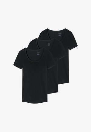Trois t-shirts noirs unis à manches courtes avec encolure ronde, disposés en chevauchement sur un fond blanc.