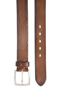 Cinturón de cuero marrón con un acabado texturizado, que presenta una hebilla rectangular de plata y cinco agujeros para ajuste de tamaño.