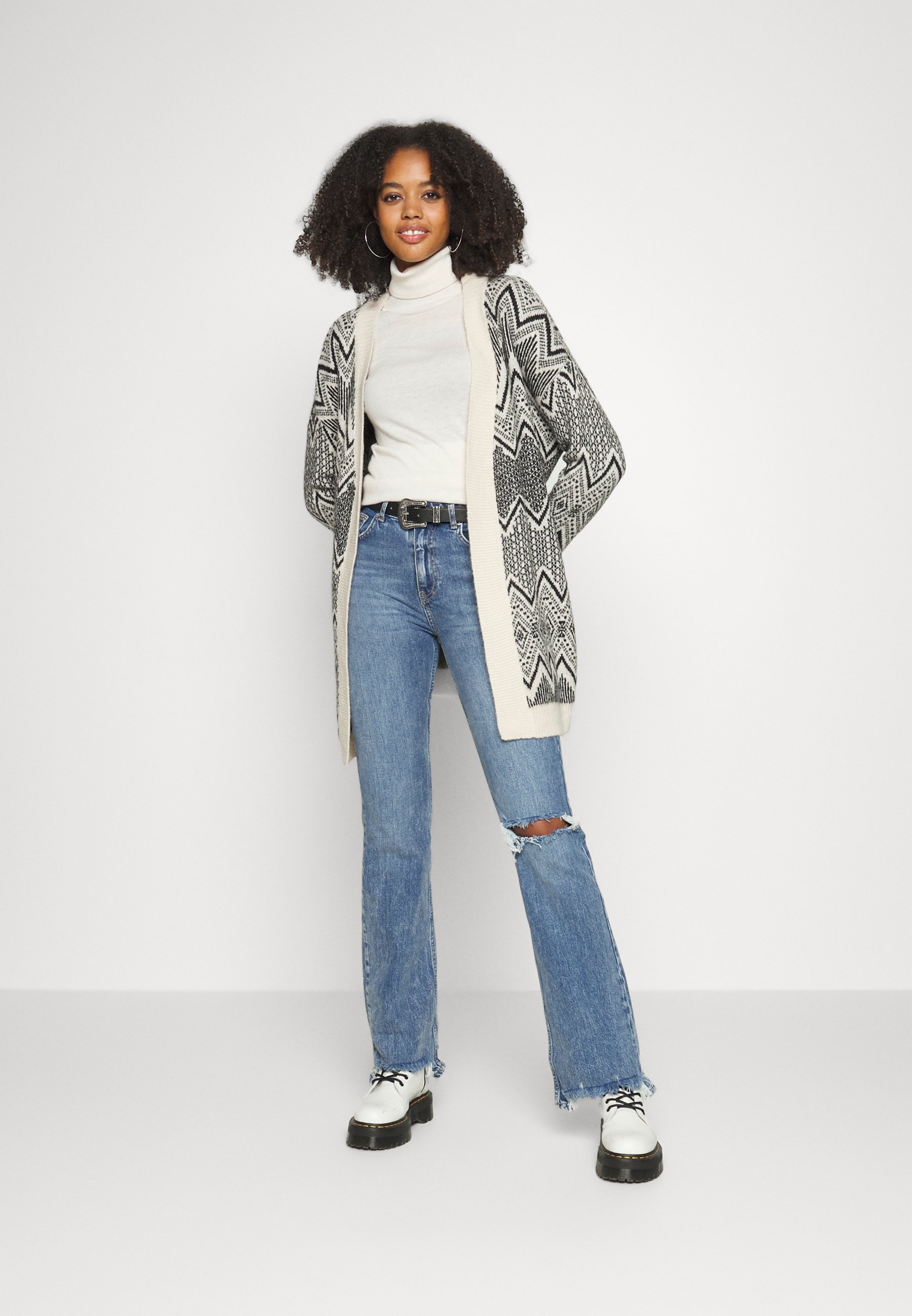 Gina Tricot FULL LENGTH - Flared Jeans 