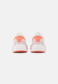 Puma Tenisky - mottled pink