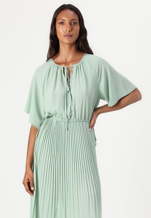 Occasion wear - mint2