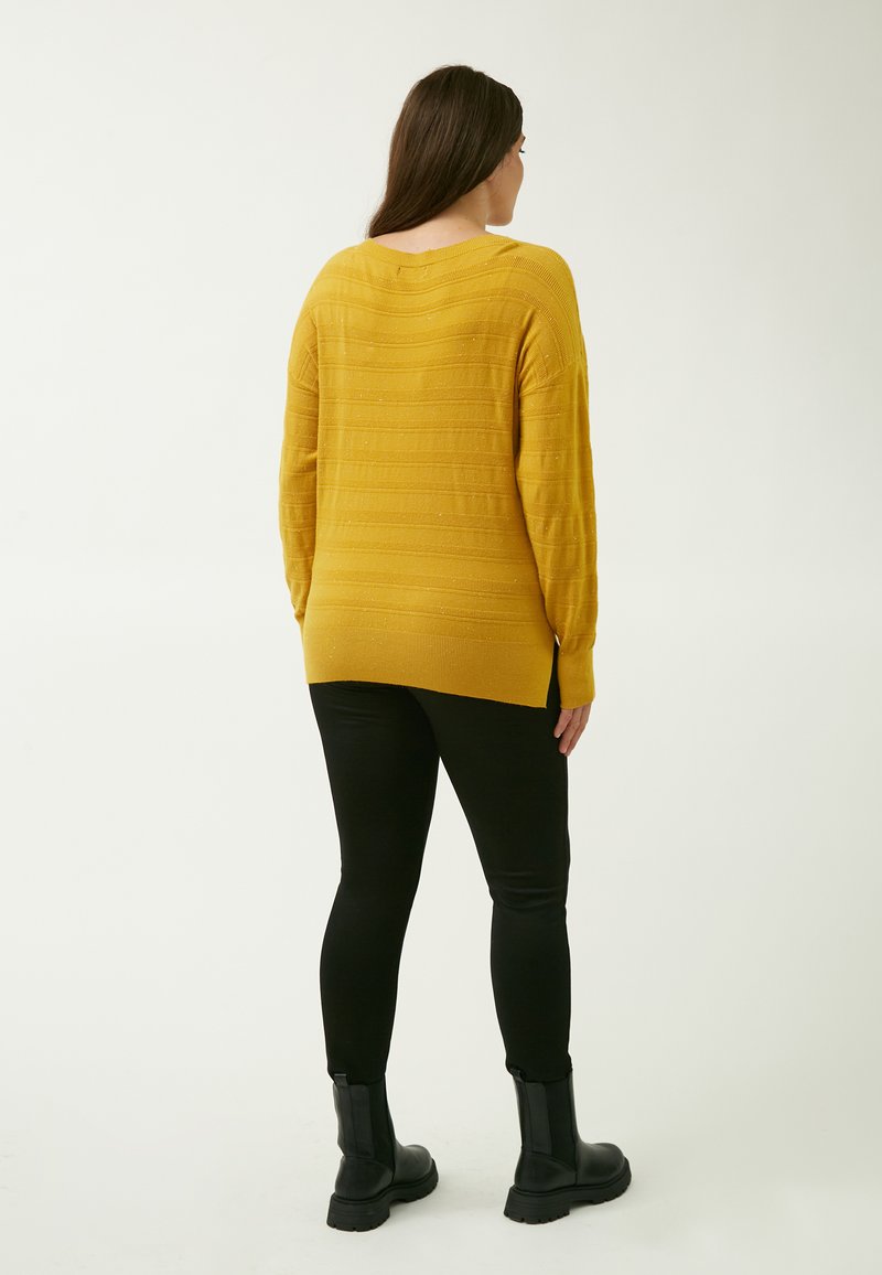 Maison Form'elle BOAT NECK Strickpullover mustard/senf