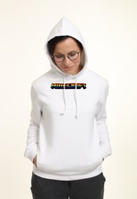 Felpa bianca con tasca a marsupio frontale e cappuccio con stringhe. Presenta un vivace logo "Minecraft" sul petto. Tessuto morbido.