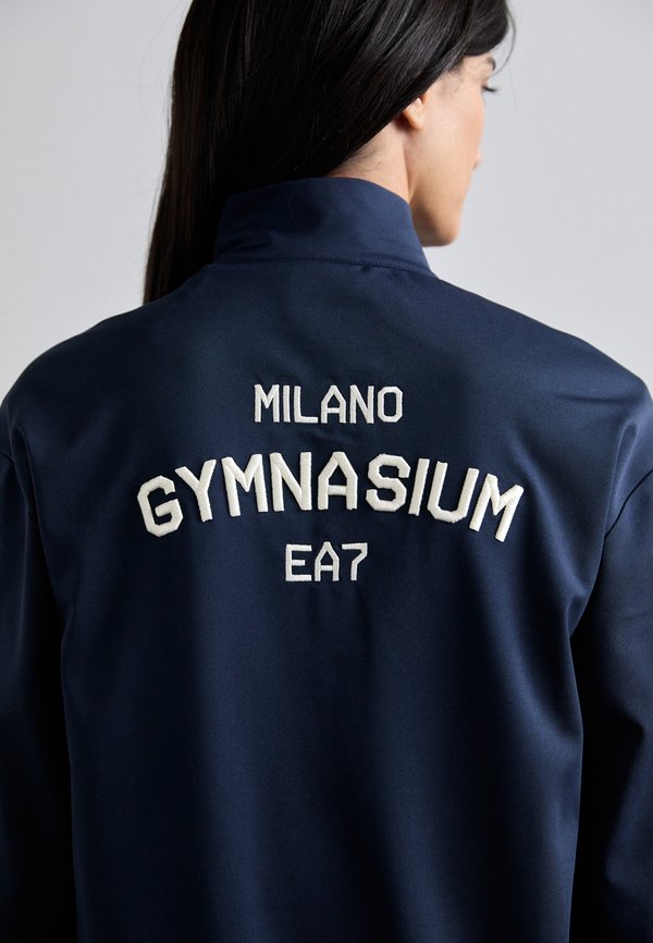 Training jacket - sky captain3