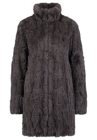 Grijze nepbontjas met een hoge kraag, voorzien van een textuurpatroon en een losse pasvorm. Lange mouwen en een knielang ontwerp bieden warmte.