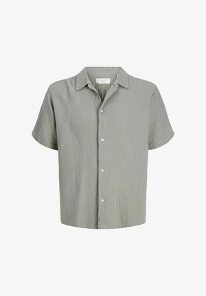 Kortærmet, lysegrå krøllet skjorte med knapper og krave, vist på hvid baggrund.