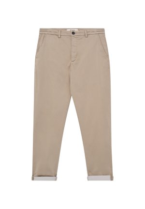 Beige Freizeithose mit Gürtelschlaufen, Seitentaschen, Knopf- und Reißverschluss sowie aufgerollten Bündchen auf weißem Hintergrund.