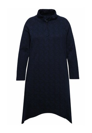 Robe tricot marine avec col montant et cordon de serrage, présentant un motif floral discret et des manches longues, évasée au bas.