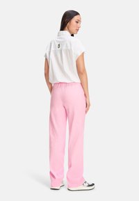 Marc Cain WASHINGTON - Trousers - fresh pink