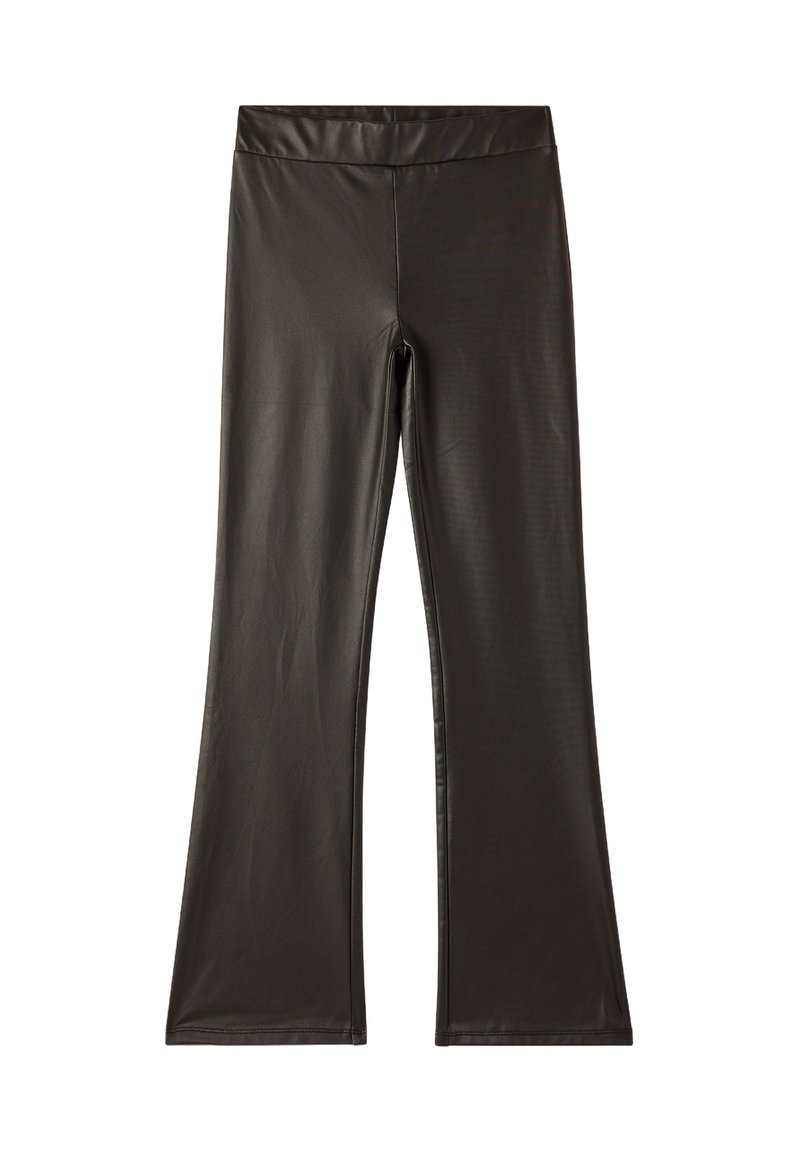 Czarne, dopasowane legginsy wykonane z gładkiego materiału syntetycznego z rozkloszowanym dołem, z szerokim pasem w talii dla wygody i eleganckiego wykończenia.