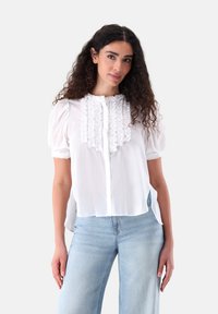 Unausgewählt, white