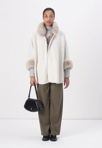 TWINSET Mantella - neve