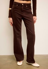 Ikke valgt, mottled light brown