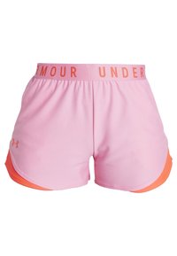 Rosa sportshorts med mjuk textur, med ett orange elastiskt midjeband med texten "UNDER ARMOUR" och orange detaljer på sidorna.