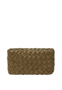 Vævet læder clutch i olivengrøn med rektangulær form, der har en tekstureret overflade og hardware i guld-tone.